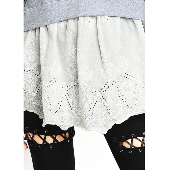 Cotton Jersey Relax Fit Oversized Lace Peplum Top - Picture 3 of 7